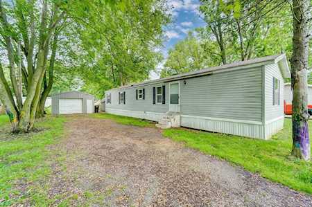 11947 N Camelot Lane #E Cromwell, IN 46732