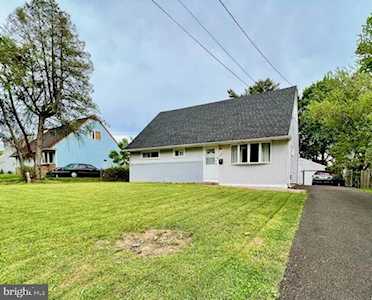 1015 Hudson Deptford, NJ 08096