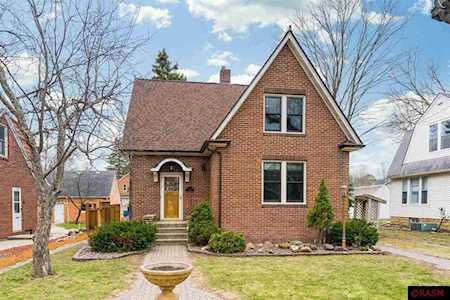 729 Park Ave North Mankato, MN 56003