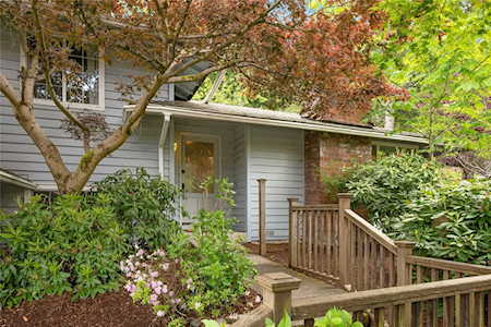 6720 81st Ave SE Mercer Island, WA 98040