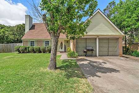 3910 Brookgate Court Arlington, TX 76016