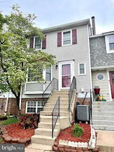 4012 Summer Hollow Ct #153B Chantilly, VA 20151