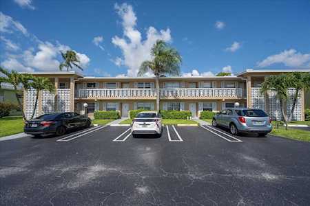 1131 Calamondin Ter 204 Terrace #204 Delray Beach, FL 33445