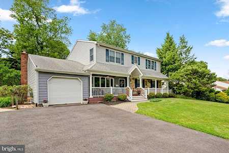 14 Strathmore Dr Cherry Hill, NJ 08003