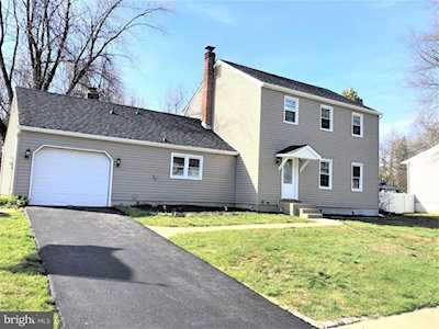 113 Hampshire Dr Deptford, NJ 08096