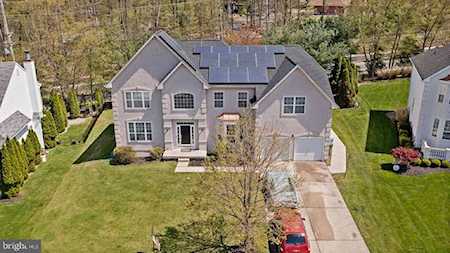 24 Exton Circle Cherry Hill, NJ 08003