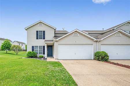515 River Forest Dr Wentzville, MO 63385