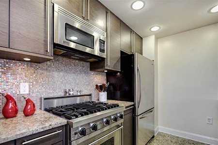 10 Regent St #312 Jersey City, NJ 07302