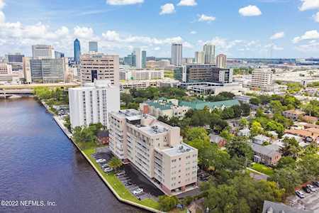 1572 Le Baron Ave Jacksonville, FL 32207