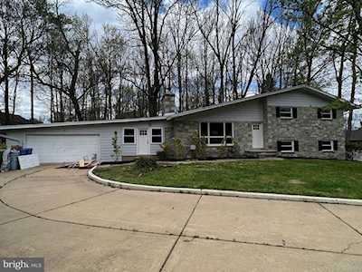 12 Brookdale Ct Cherry Hill, NJ 08034
