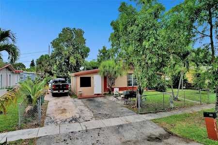 3431 NW 5th St Lauderhill, FL 33311