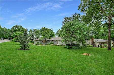 6024 Rosewood St Mission, KS 66205