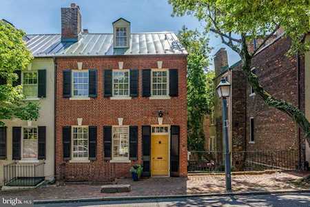 120 Lee St S Alexandria, VA 22314