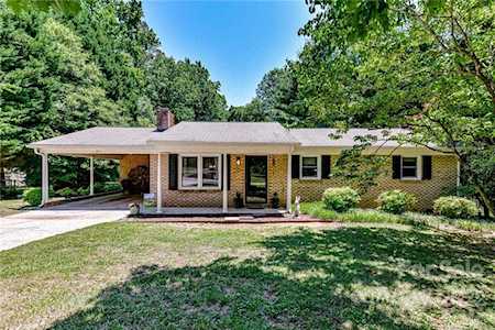 211 Pine Rd Mount Holly, NC 28120
