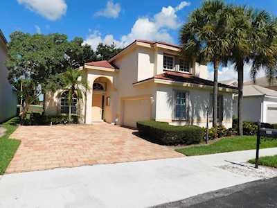 680 W W Clearbrook Circle Delray Beach, FL 33445