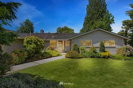 2225 142nd Ave SE Bellevue, WA 98007