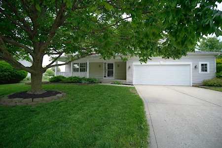 6541 Roxbury Place Zionsville, IN 46077