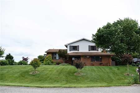 2731 E Rosewood Dr Mooresville, IN 46158