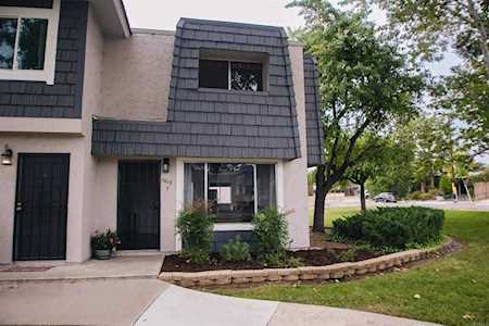 9468 Carlton Oaks Dr #F Santee, CA 92071