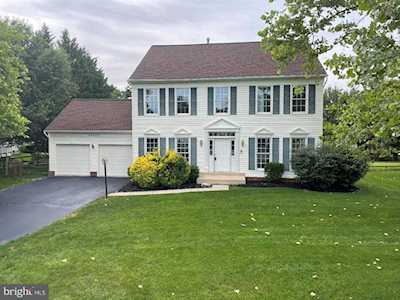 15253 Welton Ct Centreville, VA 20120