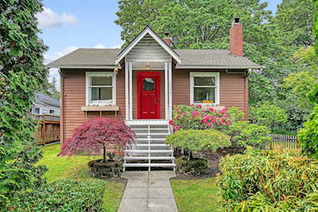 10059 Interlake Ave N Seattle, WA 98133
