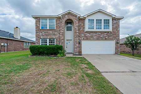 218 Hilltop Drive Justin, TX 76247