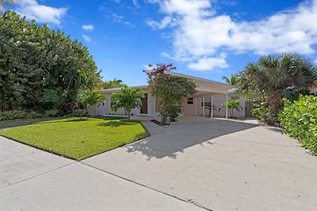 145 Duke Drive Lake Worth Beach, FL 33460