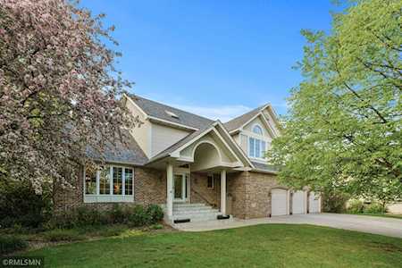 905 Deer Oak Run Mahtomedi, MN 55115