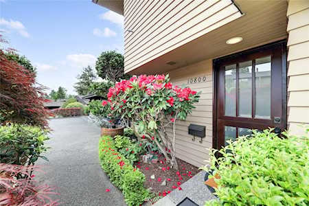 10800 Glen Acres Dr S #T16 Burien, WA 98168