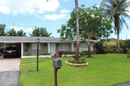 3310 NE 14th Ter Pompano Beach, FL 33064