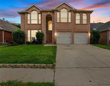 4737 Parkmount Drive Fort Worth, TX 76137