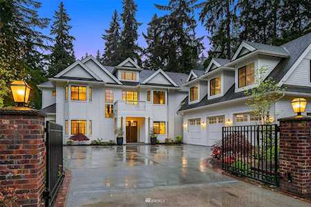 3821 134th Ave NE Bellevue, WA 98005