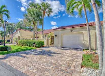 709 Emerald Way West #709 Deerfield Beach, FL 33442