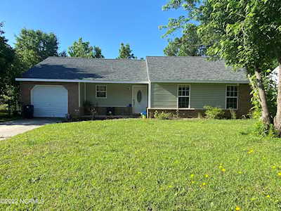 113 Hampton Court Jacksonville, NC 28546