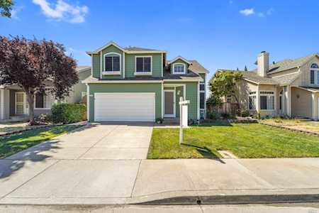 205 Leafwood Court Suisun City, CA 94585