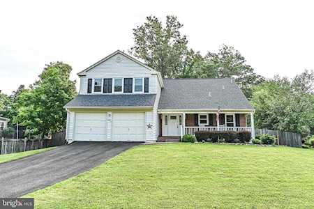 5703 Pamela Dr Centreville, VA 20120