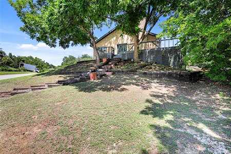 308 Chandler Lake Court Fort Worth, TX 76103