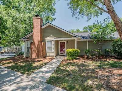 2733 Tiergarten Ln Charlotte, NC 28210