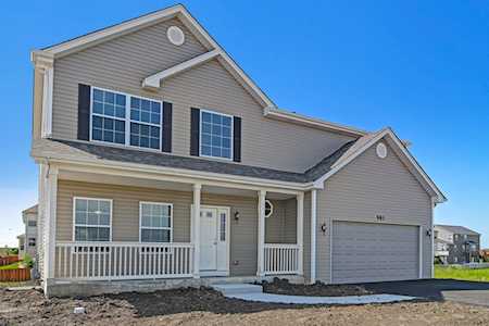 1060 Emerald Dr Montgomery, IL 60538