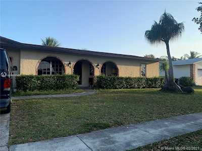 3900 NW 4th Ct Coconut Creek, FL 33066
