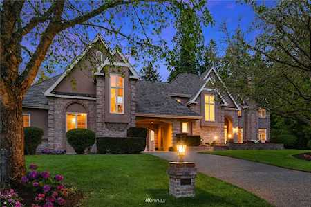 20418 NE 64th Place Redmond, WA 98053