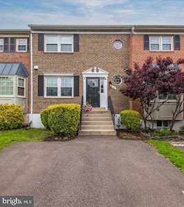 7116 Snug Harbor Ct Alexandria, VA 22315