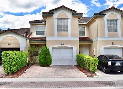4768 NW 116th Ter Coral Springs, FL 33076