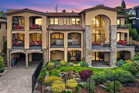 435 8th Ave W Kirkland, WA 98033