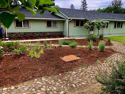 2074 Pine Grove Rd Rogue River, OR 97537