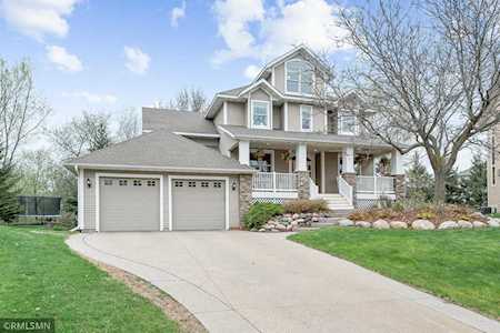 2641 Red Pine Circle E Maplewood, MN 55119