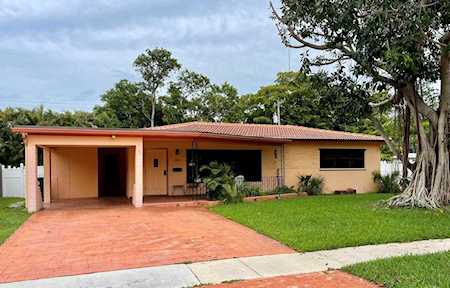 2100 NE 3rd Way Boca Raton, FL 33431