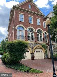 4910 John Ticer Dr Alexandria, VA 22304