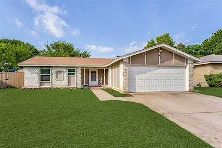 1106 Providence Court Arlington, TX 76015
