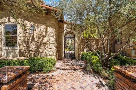 22 Shady Ln Irvine, CA 92603